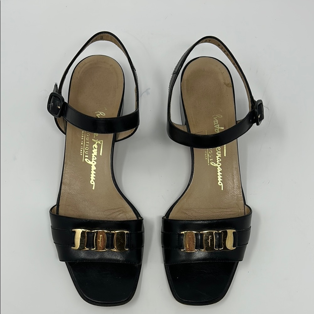 Salvatore Ferragamo Low Heels Sandals Gold Embossed Ankle Strap Size 7.5 0054